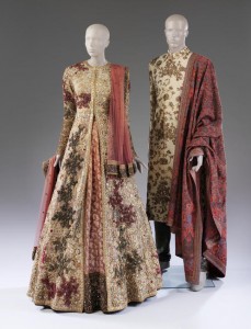 Huwelijksensemble - Sabyasachi Mukherjee 2015 - Victoria & Albert Museum