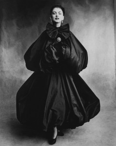 Cristobal Balenciaga, herfst-winter 1950, foto Balenciaga Archives.
