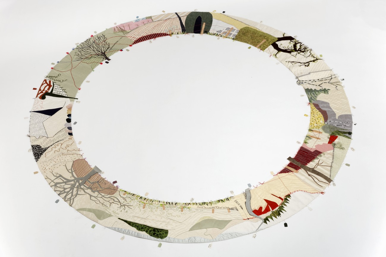 Elizabeth Brimelow, (GB), Around Here, 182.5 cm diameter - foto Michael Wicks.