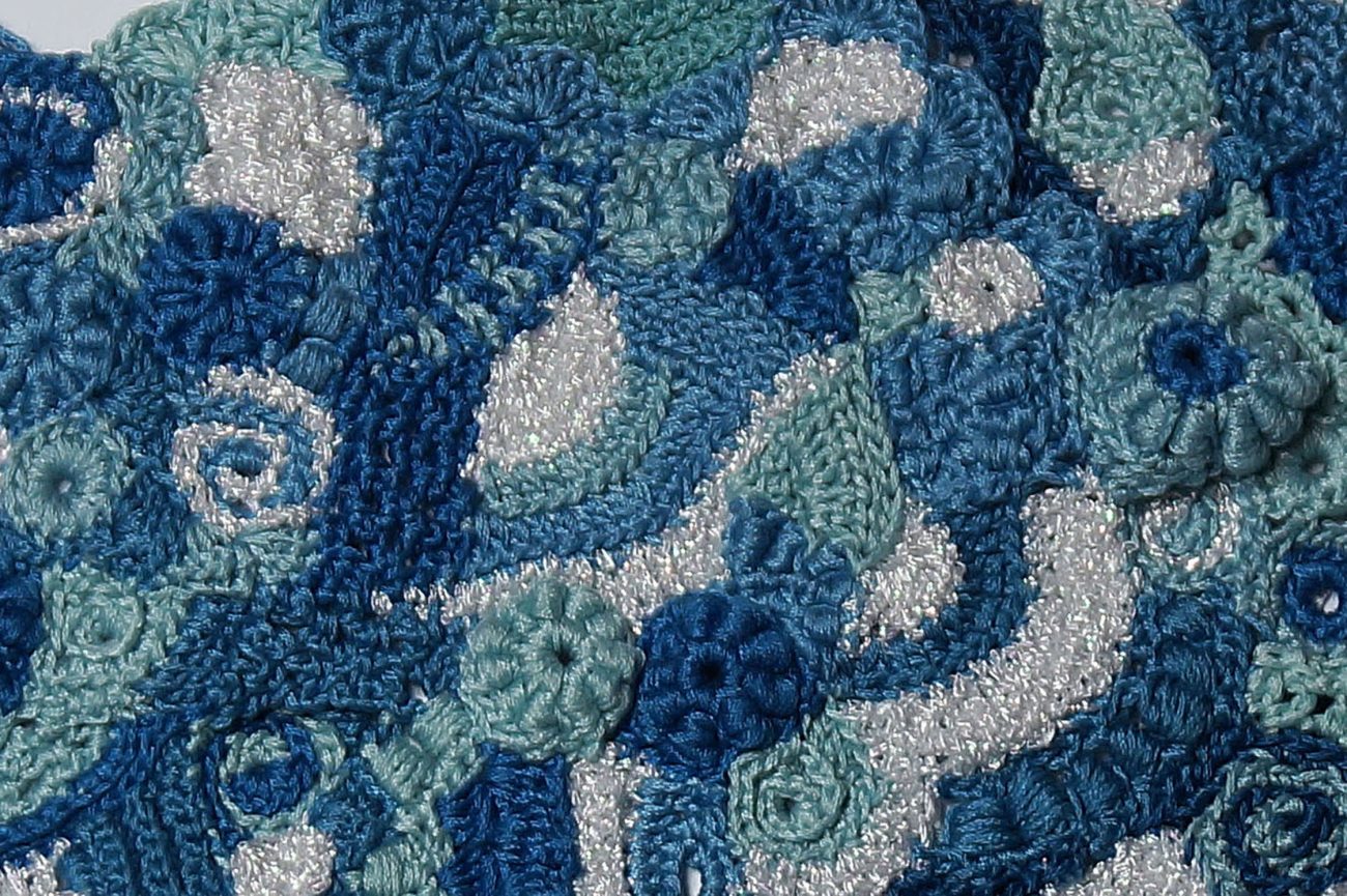 Barbara Lenger, Applikation, 2014, gehaakt.