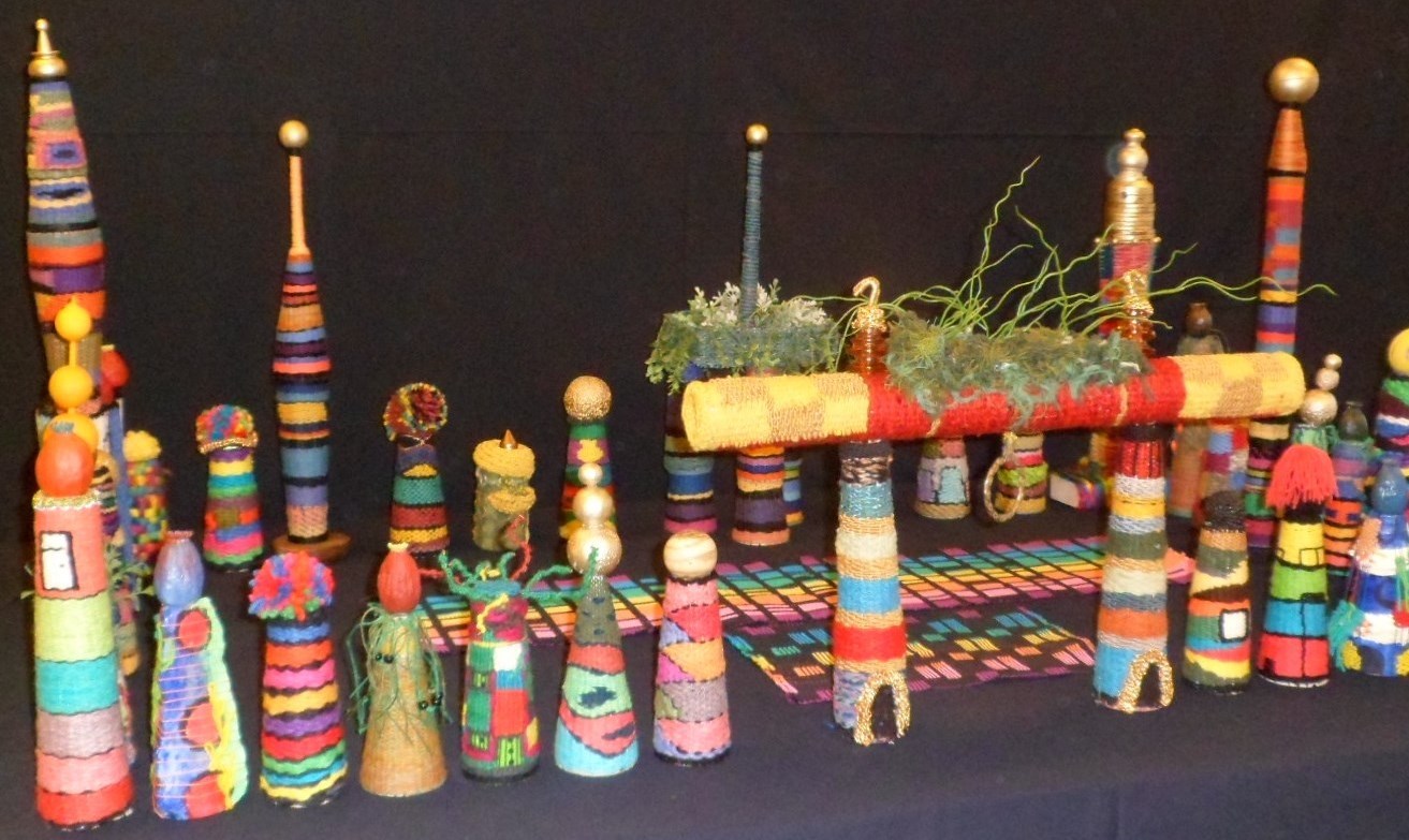 Weefkring Goes - Geweven objecten, geïnspireerd door Hundertwasser.
