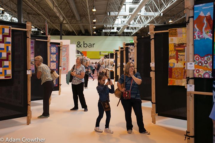 Met ongeveer 1000 tentoongestelde quilts is het Festival of Quilts een walhalla voor quiltliefhebbers.
