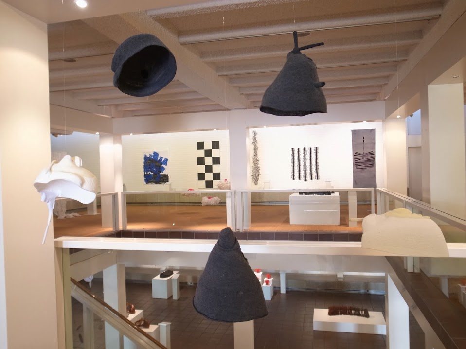 Asia-Europe Fiber Art III - Overzichtsfoto tentoonstelling in het Deutsches Textilmuseum in Krefeld, Duitsland - 2014.