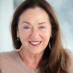 Cay Bond, curator van Shapes of Fashion.