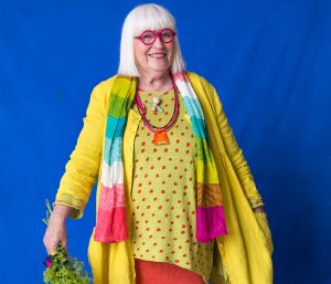 Gudrun Sjödén en kleurrijk horen bij elkaar, dat is duidelijk.