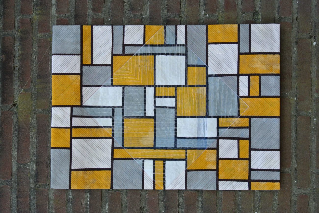 Anneke Schoone - Compositie in geel en grijs.