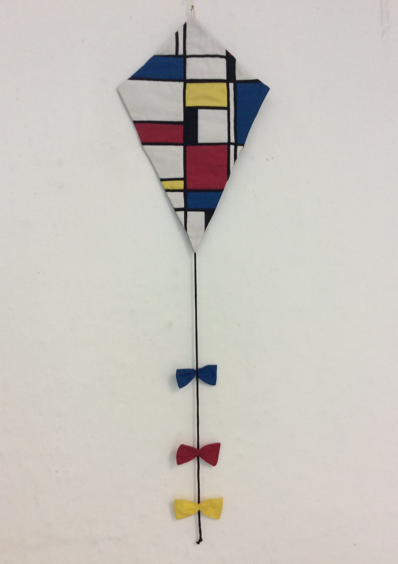 Corrie van Leeuwen - Vliegeren met Mondriaan.