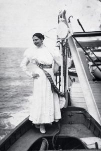 Mata Hari op het schip Hollandia onderweg naar Engeland, september 1916.