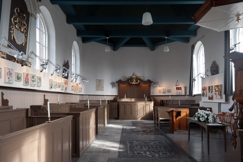 De tentoonstellingsruimte nu in de kerk uit 1776.