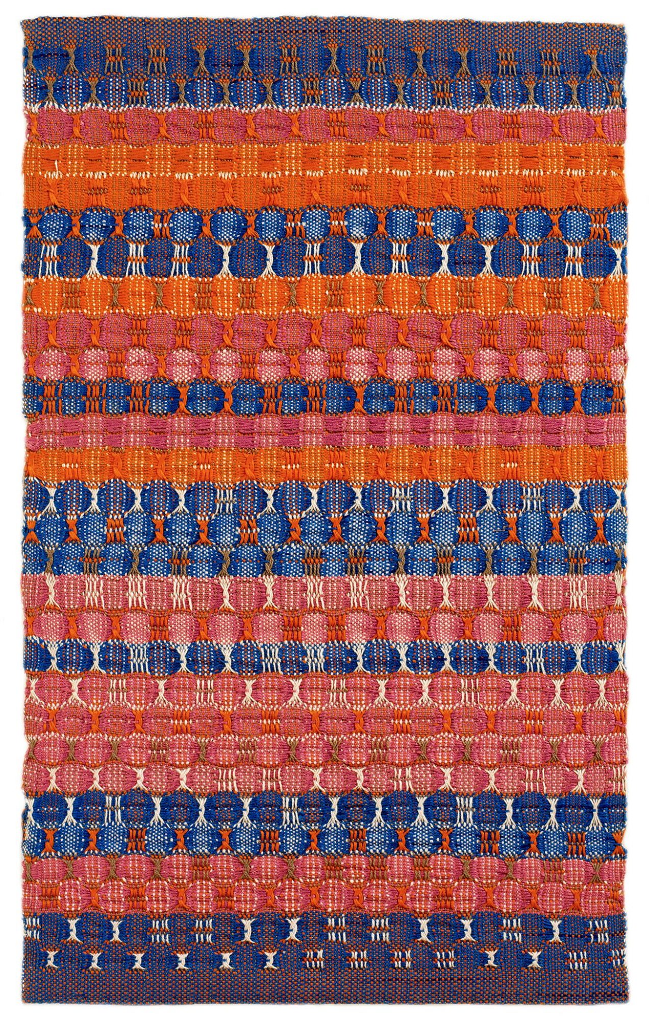 Anni Albers, Red and Blue Layers, 1954, katoen, 61,6 x 37,8 cm - foto The Josef and Anni Albers Foundation.