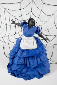 Caught in the Rapture door Mary Sibande, 2009 - foto Gallery Momo.