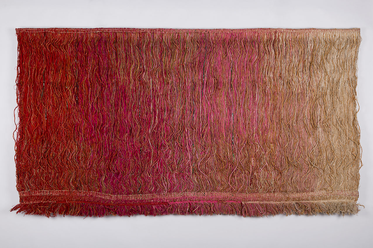 Rood van Désirée Scholten, 1975, 300 x 155 cm - foto Josefina Eikenaar.