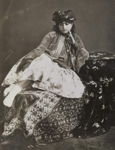 'De schone Perzische', Antoin Sevruguin, rond 1880–1895, albume-afdruk.