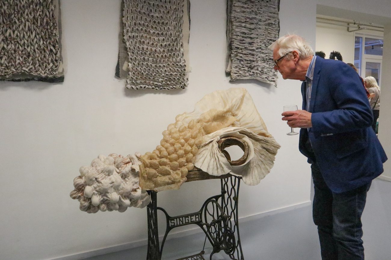 Overzichtsfoto van de tentoonstelling 'Wool is Cool 2'